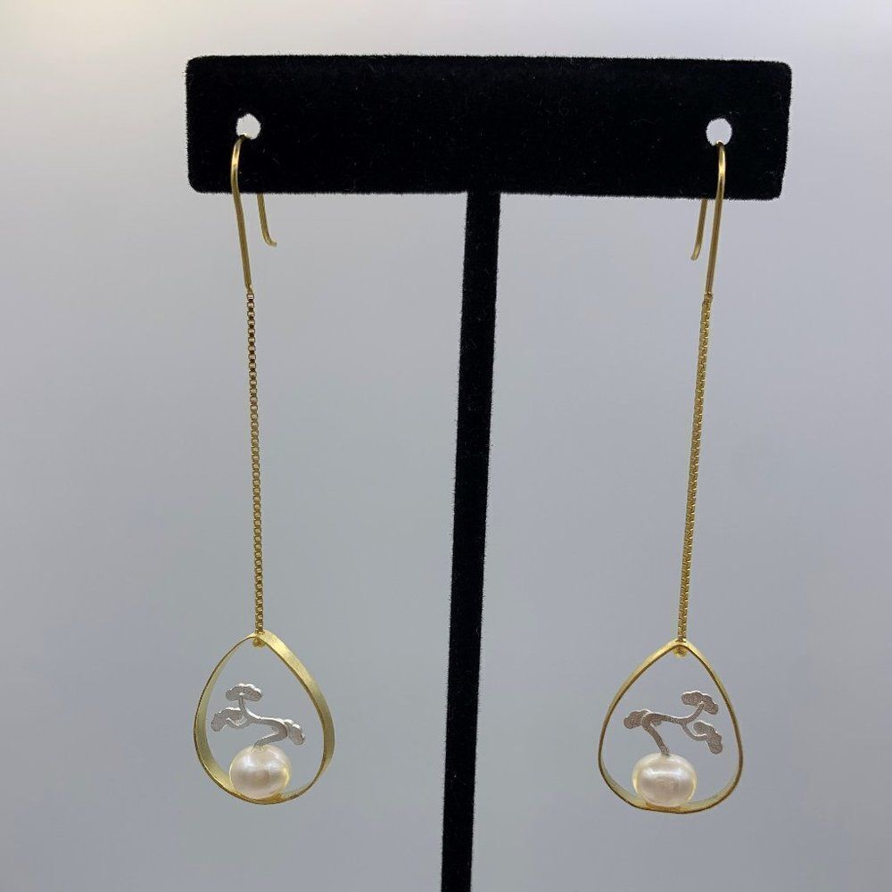 NWOT drop earrings in sterling with gold plated accents, real pearls ,dainty